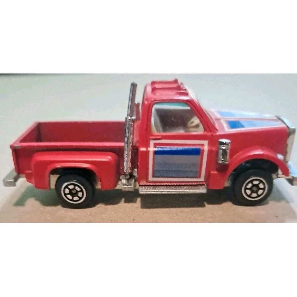 Yatming Red California Pickup “Sneaky Pete”- 1607 Fair Condition Hong Kong